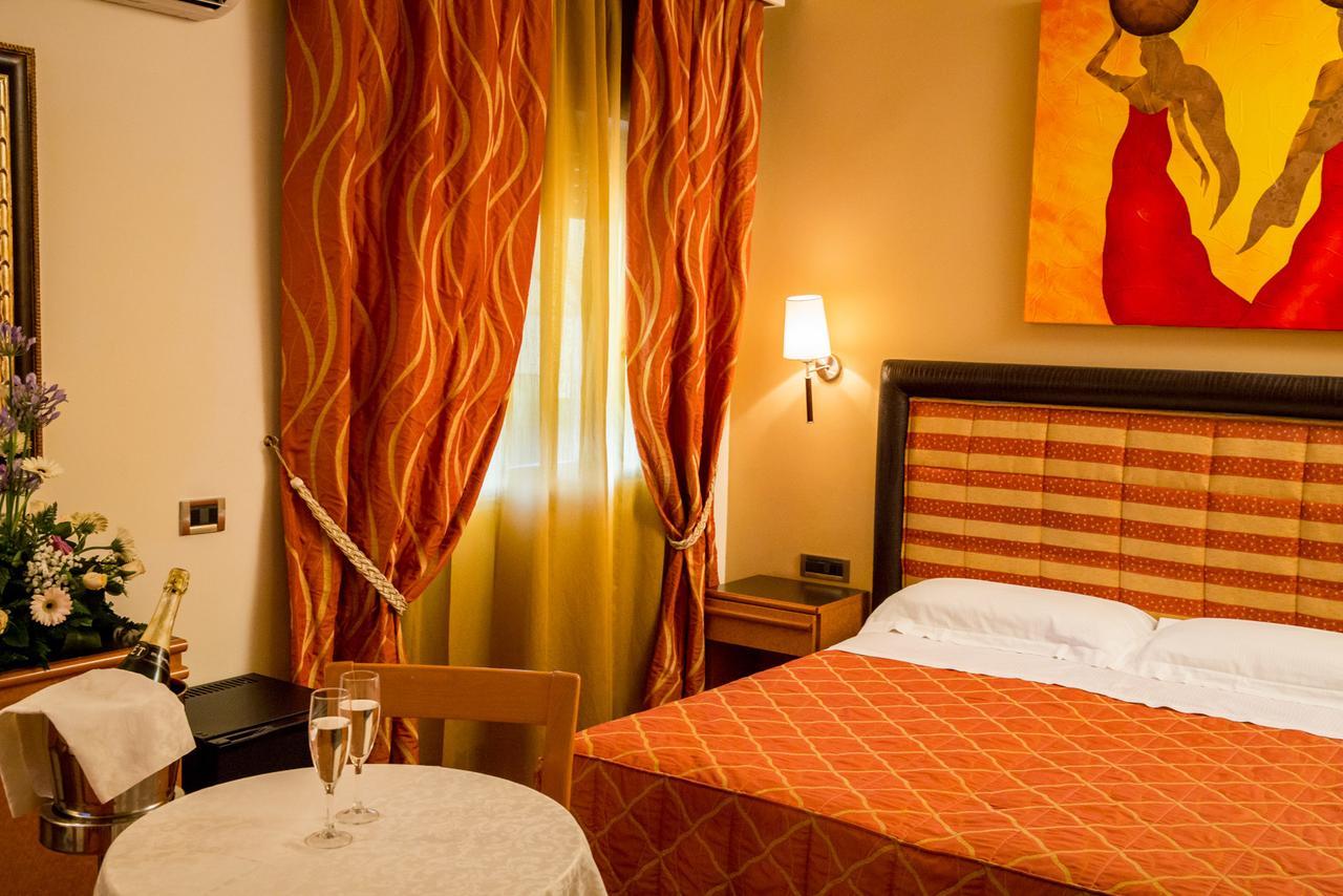 Hotel Ares Pontinia المظهر الخارجي الصورة