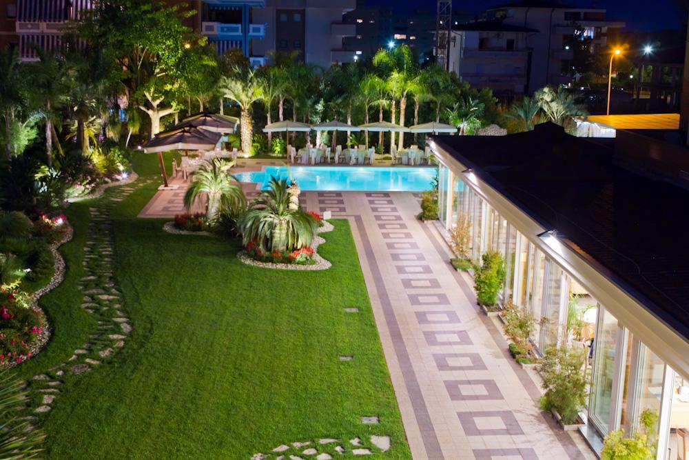Hotel Ares Pontinia المظهر الخارجي الصورة